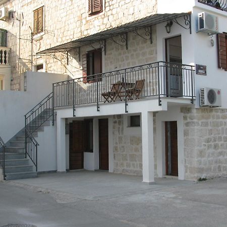 Apartment In Stone House On Seaside Kaštela Екстериор снимка