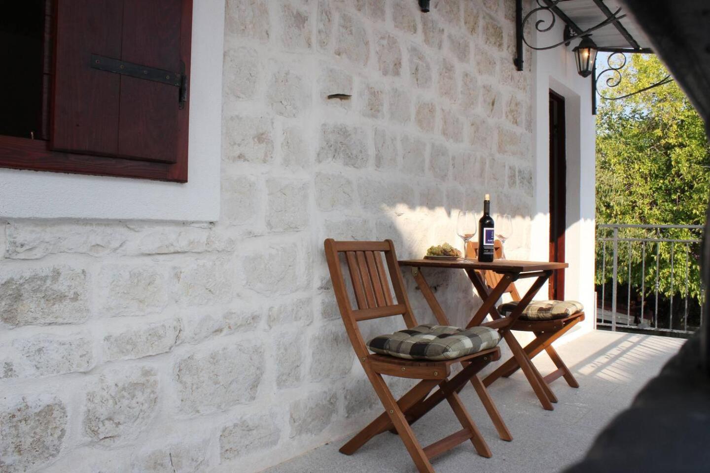 Apartment In Stone House On Seaside Kaštela Екстериор снимка